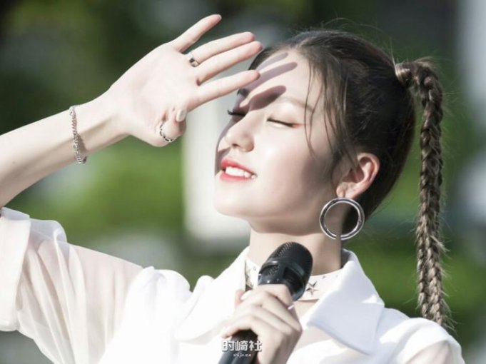 拥有怎样冷酷、高傲独一无二的脸？Hwang Yeji黄礼志隶属哪个女团成员？