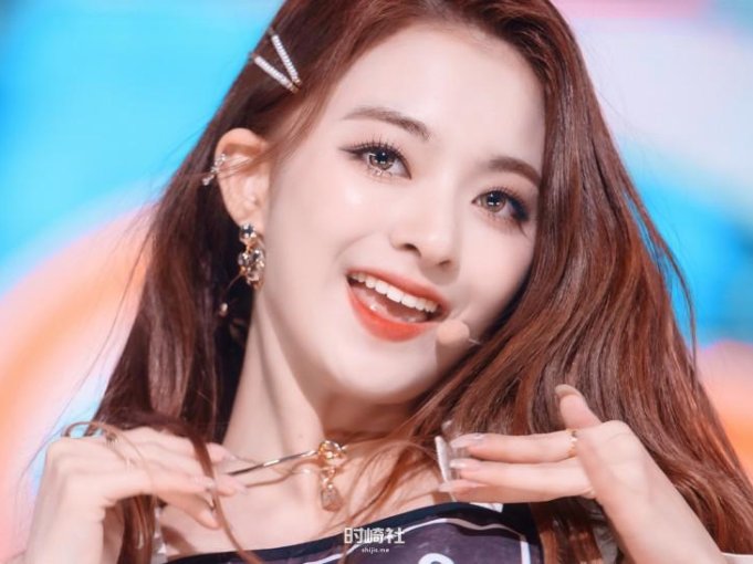 拥有怎样性感美散发独特魅力？Lee Na Gyung李娜炅隶属哪个女团成员？