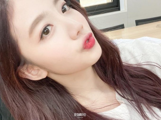 展现怎样可爱魅力提高回归期待感？Choi Yu-ju崔裕姝隶属哪个女团成员？