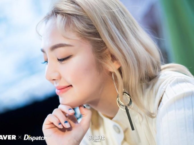 在哪年以艺名推出歌曲？Kim Hyo Yeon金孝渊是哪个女团成员转型成功？